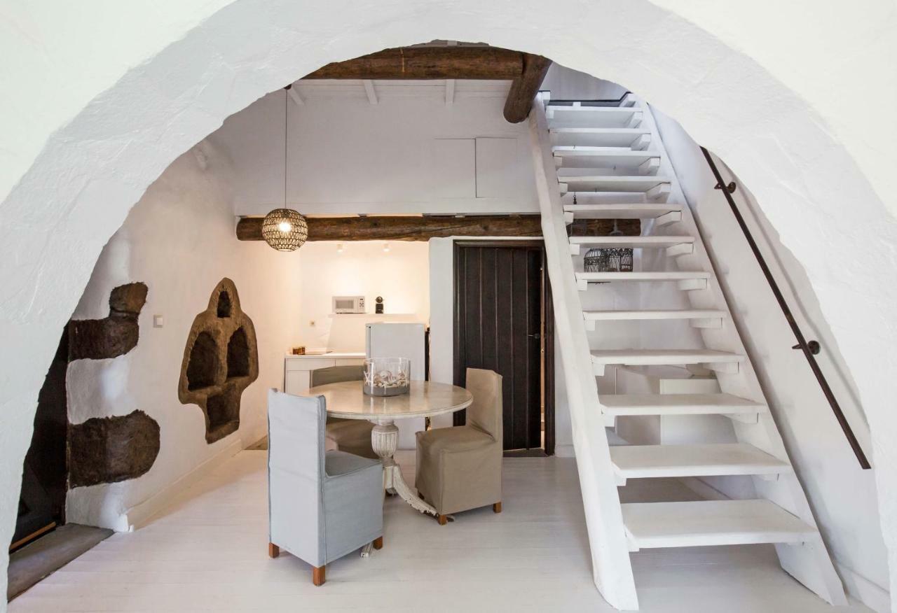 Monastery Estate Guesthouse ซูเยีย ภายนอก รูปภาพ