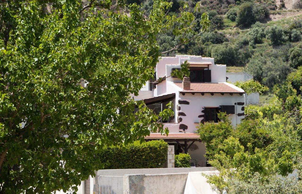 Monastery Estate Guesthouse ซูเยีย ภายนอก รูปภาพ